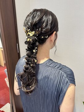 美髪 ヘアサロン(美髪 Hair salon) ２つ編み下ろしヘア