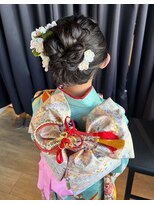 シークエストアンドシプラス(C/QUEST&C-plus)&nbsp;7歳　七五三　お団子　ヘアセット　辻堂