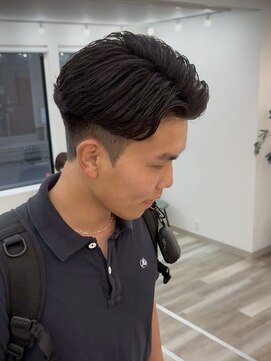 一鳳庵　【イオアン】 ラフカール　メンズパーマ　センターパート