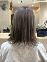 リベラル(Liberal) くすみベージュ×外ハネ