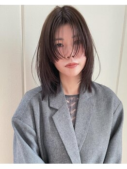 エン 三島(en)の写真/【三島駅3分】白髪ぼかしハイライトで白髪を活かす◎脱・白髪染めでトレンド感×透明感のある仕上がりに◇