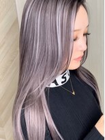 アース いわき店(HAIR&MAKE EARTH)&nbsp;シルバー×ブラックメッシュのロングストレート