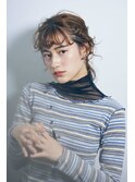 後毛を生かしたアレンジスタイル。
