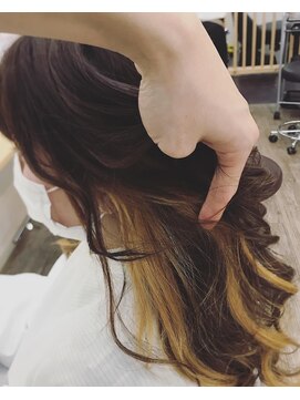 アーチフォーヘア 心斎橋店(a-rch for hair) 流行の派手すぎない裾カラー