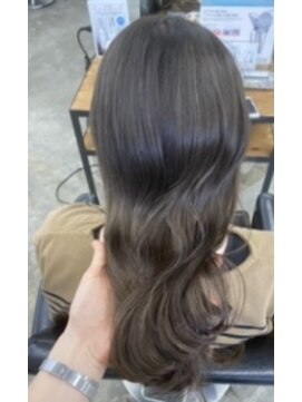 ヘアーアイストゥーレ(HAIR ICI TRE) ロング　グレージュ　ラベンダー　ハイライト　　担当阿知波