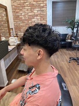 ライズヘアー(RISE HAIR) スキンフェード+パーマ