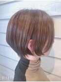 ショコラベージュ　ナチュラル小顔ショート