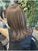白髪ぼかし_ミルクティーベージュ_ロングウルフレイヤー
