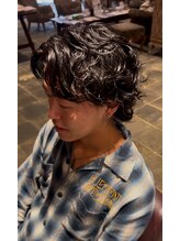 ダメージレスで理想のパーマスタイルにするクリームパーマを使用