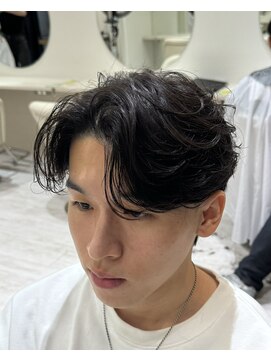 バース 梅田中崎町店(BIRTH) ニュアンスパーマセンターパートフェザーパーマワンカールパーマ