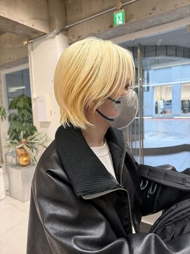 ダブ アオヤマ(DaB AOYAMA) 抜きっぱなしブリーチブロンドヘアハンサムショートウルフ