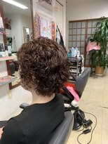 サロン ド シルク&nbsp;パーマをかけおセットなシニアの落ち着いのあるヘアスタイル