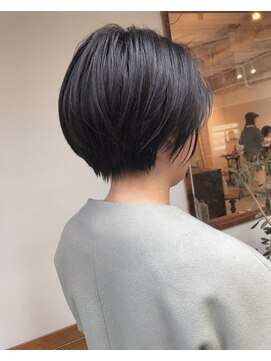 カウチ(Kauti) 襟足コンパクトショートスタイル