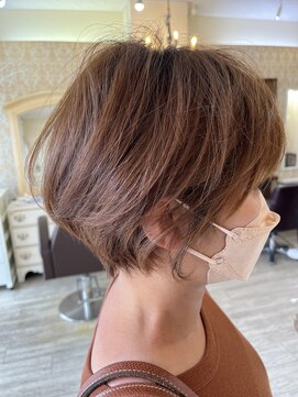 ヘアアンドメイクグラチア(HAIR and MAKE GRATIAE) 【ふんわりショートボブ☆】