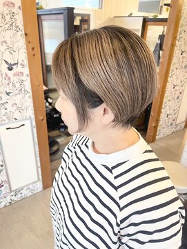 カシア cassia hair dressing salon 【cassia】ハイトーンカラー×マッシュボブ　[30代40代50代]