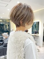 30代、40代/丸みくびれショートボブ×白髪染めハイライト/大宮