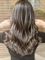 ラルガ 黒崎(Raruga)&nbsp;ハイライトカラーミルクティーベージュレイヤーカット