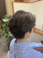 トワ(toi)&nbsp;横浜駅｜刈り上げ×立体カールで魅せるジェンダーレスショート