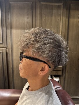 バレス 田町(BALES) [スキンフェード/ツイストスパイラル/田町]