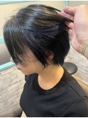 ネイビーブルーとグレージュのツートンショートボブ