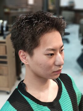 グロウ 博多店(growth) スパイキーショート