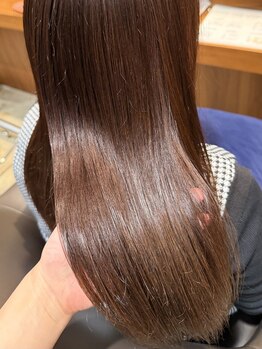 フーコー 一枝店(fuhcoh)の写真/〈戸畑〉髪質・くせ毛を見極め薬剤選定『美容液ストレート』髪本来の直毛に近づけ、自然なストレートに♪
