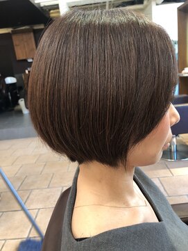 ネオリーブクレア 綱島店(Neolive Krea) ひし形ショートで-5歳 ハイライトと自然な明るさのツヤ白髪染め