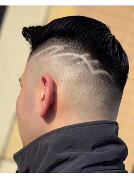 ステータス(STATUS) スキンフェード＋ライン