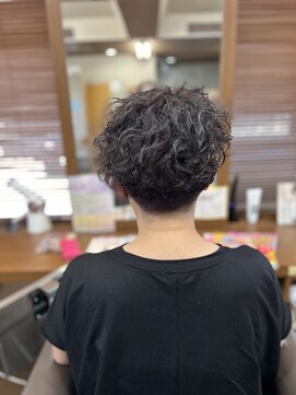 プレッソヘアー Presso hair 刈り上げカーリースタイル