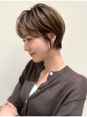 ハイライト白髪ぼかしダブルカラーインナーカラーショートボブ
