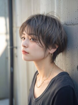 キャロル(CAROL) 頭の丸みが綺麗にでるショート&グレージュ