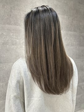 ルイス(L'wis) リアルな外国人カラーを目指したシャドールーツエアタッチカラー