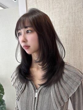 ジーナ 渋谷本店(Zina) 地毛風グレージュ×レイヤーカット