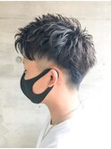 前下がりセンターパートマッシュニュアンスパーマ刈り上げ