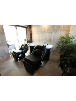 丁寧なカウンセリングと高い技術力であなたの魅力を最大限に引き出します♪髪のお悩みも気軽に相談を。