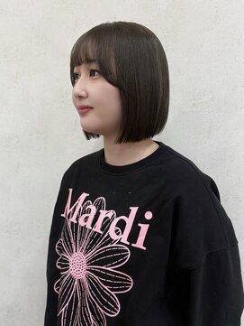 エレン(E L E N) オリーブベージュ/ブリーチ/ボブ