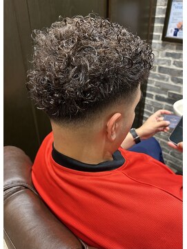 ミリオンバックス 御徒町店(Million Backs) スキンフェード<理容室>[MEN'S/メンズ/理容室/barber/床屋］