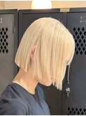 ホワイトベージュタイトボブハイトーンケアブリーチダブルカラー