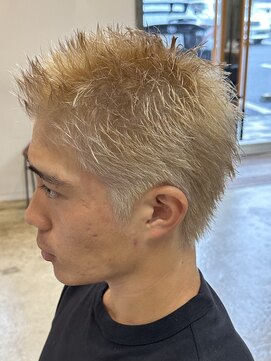 リット(lit.) MEN’S HAIR/サーフカール/刈り上げセンターパート/守谷
