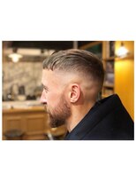 スピークイージー サルーン ビューティースミス(Speakeasy Saloon Beautysmith) フェードカット