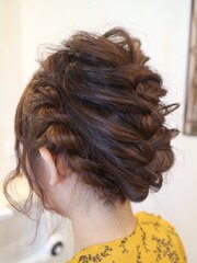 【結婚式・二次会】編み込みヘアアレンジ