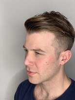 リバレッジ 広尾(Leverage)&nbsp;メンズバーバー理容室フェードサイドパートショート