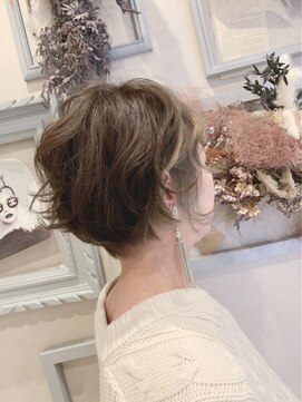 ミネヘアアンドメイク高知店 ゆるふわショート