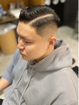 フランクスバーバー アンド ビアークラブ(FRANK'S BARBER and BEER CLUB)&nbsp;サイドグラデーションスキンフェードカットかき上げ七三分け