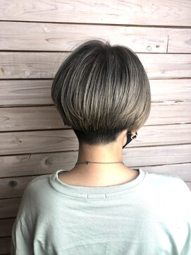 デコヘアー キートス(DECO HAIR kiitos) 【冬カラー】襟足すっきり ぶつ切りボブのセシルカット