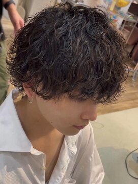 ウェイビーエフティフィフス 横浜西口(WAVEY ft.fifth) 波巻きパーマメンズマッシュウルフツイストスパイラルパーマ