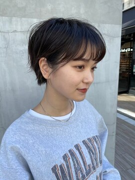 ロット 横浜(lot) マッシュショート/くびれヘア/黒髪スタイル[横浜駅]