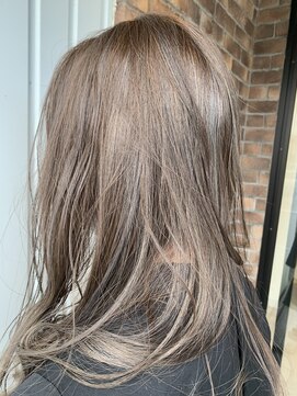 ファーストエンド 三ツ屋店(1st END.) グレージュ