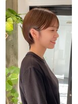 ヨーク(YOKE)&nbsp;ショートボブ耳掛けシースルーベージュグレージュサイドバング