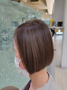 クオーター(QUARTER) ハンドブローでまとまる!ショートボブ